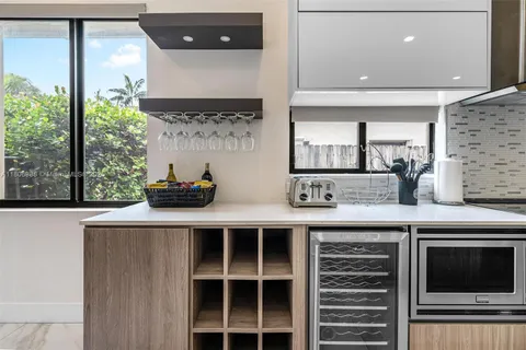 828 SW 14th Ct, Fort Lauderdale FL 33315