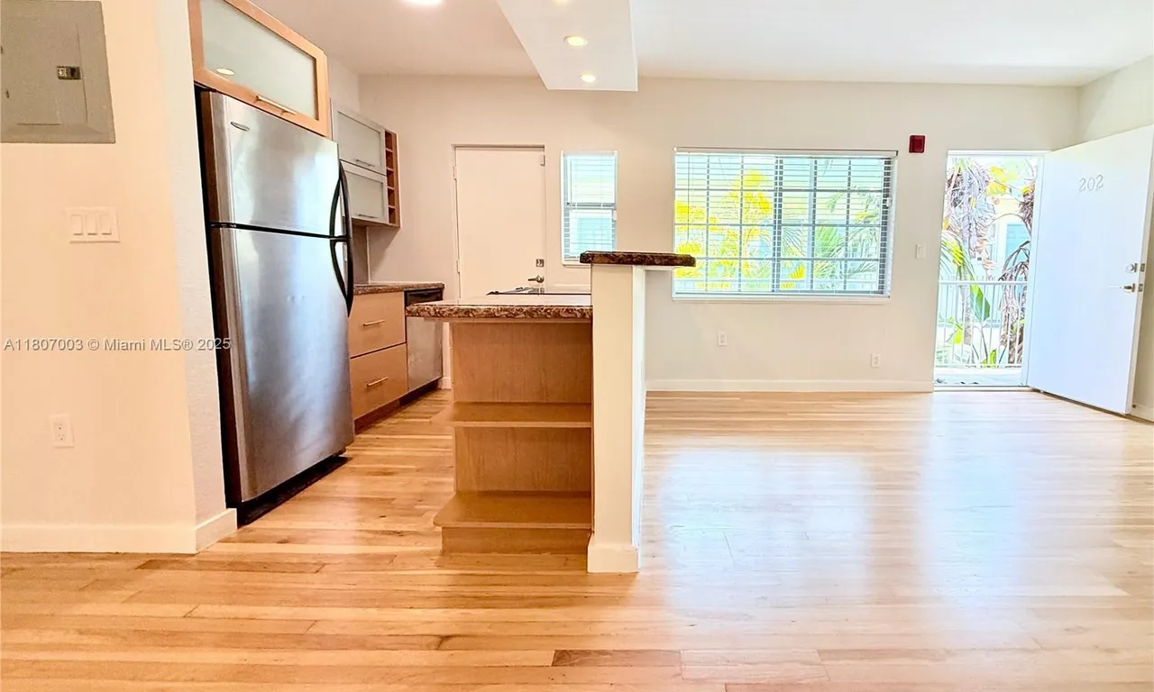 1220 Alton Rd # 202, Miami Beach FL 33139