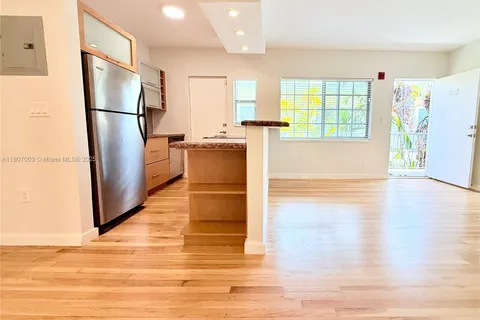 1220 Alton Rd # 202, Miami Beach FL 33139