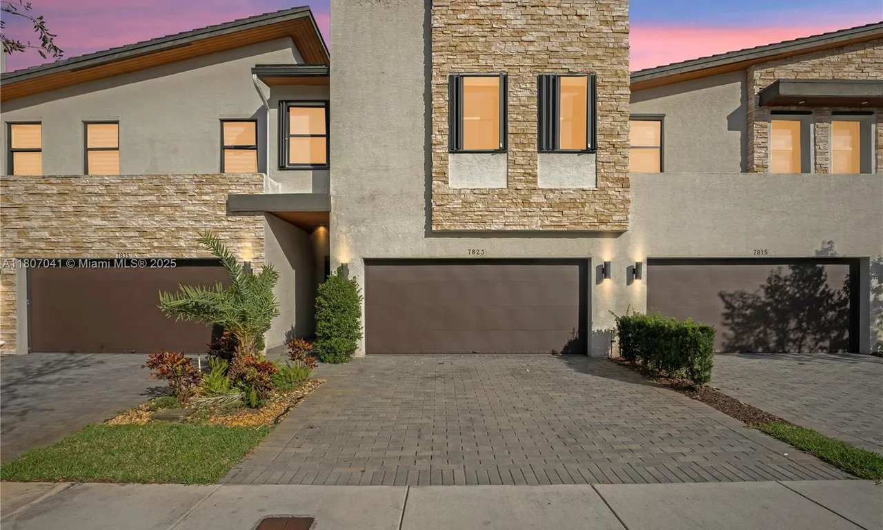 7823 NW 105th Ave, Doral FL 33178