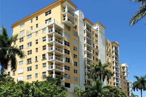 1625 Kennedy Cswy # 1207C, North Bay Village FL 33141