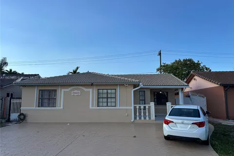 10075 NW 129th Ter, Hialeah Gardens FL 33018