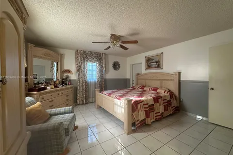 10075 NW 129th Ter, Hialeah Gardens FL 33018