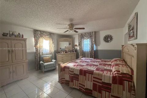 10075 NW 129th Ter, Hialeah Gardens FL 33018
