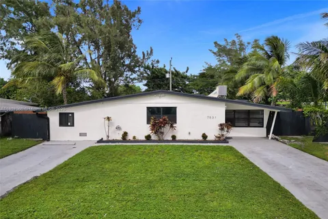 7531 Simms St, Hollywood FL 33024