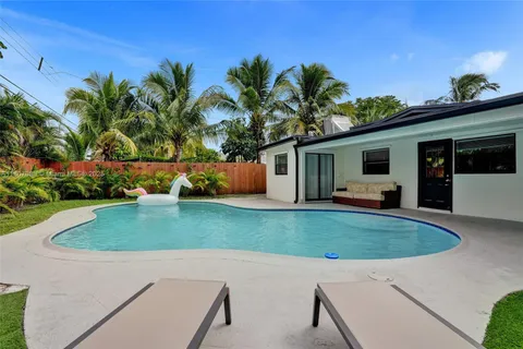 7531 Simms St, Hollywood FL 33024