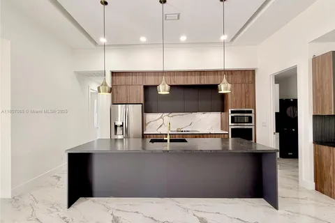 1115 NW 19th pl, Cape Coral FL 33993