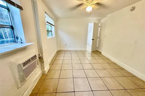 2306 NW Flagler Ter # 2, Miami FL 33125