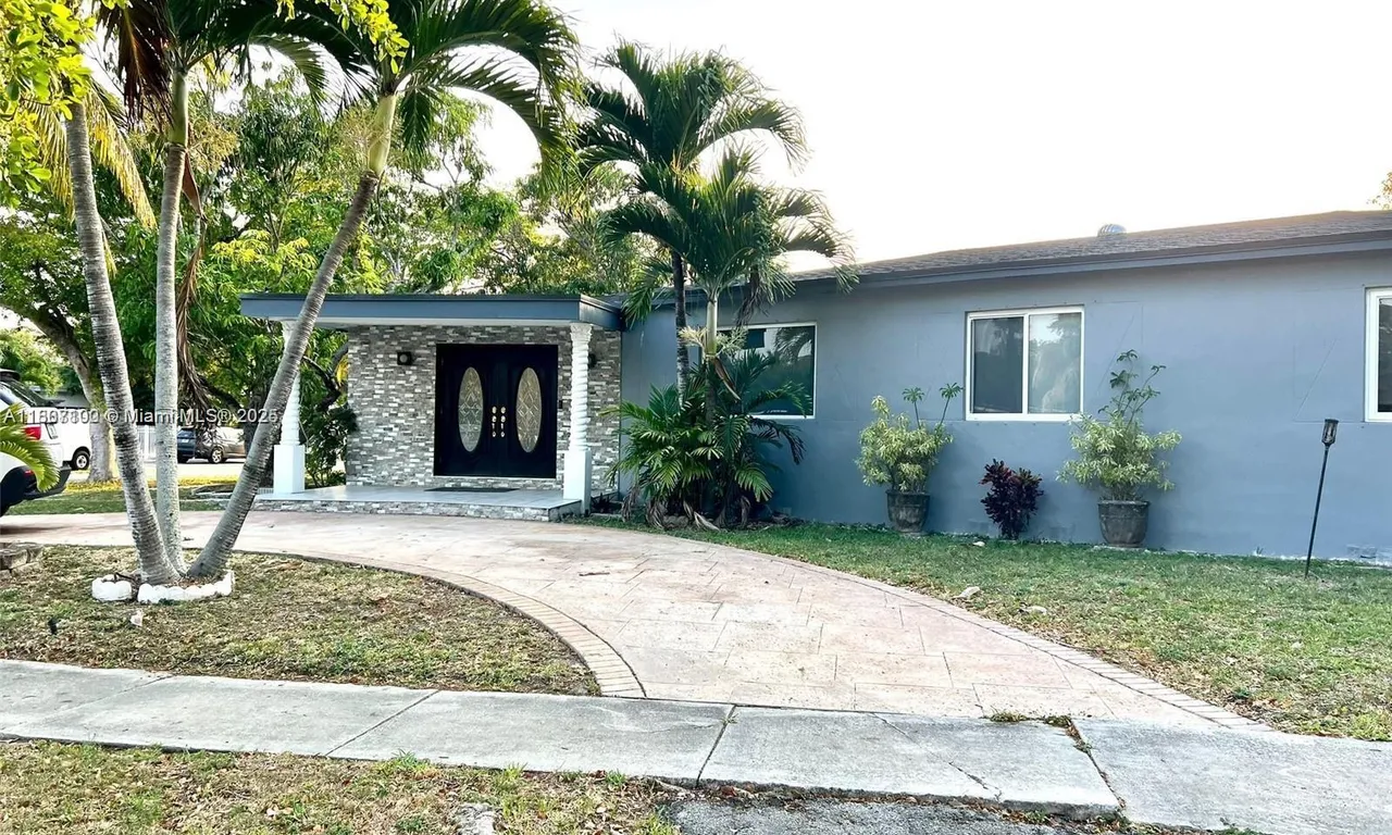 205 NW 128th St, North Miami FL 33168
