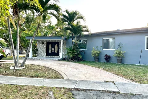 205 NW 128th St, North Miami FL 33168