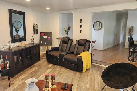205 NW 128th St, North Miami FL 33168