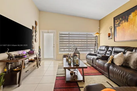 881 NW 177th Ter, Miami Gardens FL 33169