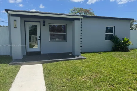 14581 Jackson St, Miami FL 33176