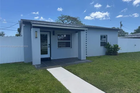 14581 Jackson St, Miami FL 33176