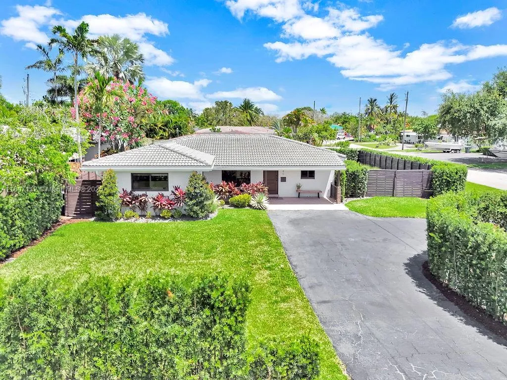 3440 NE 17th Ave, Oakland Park FL 33334