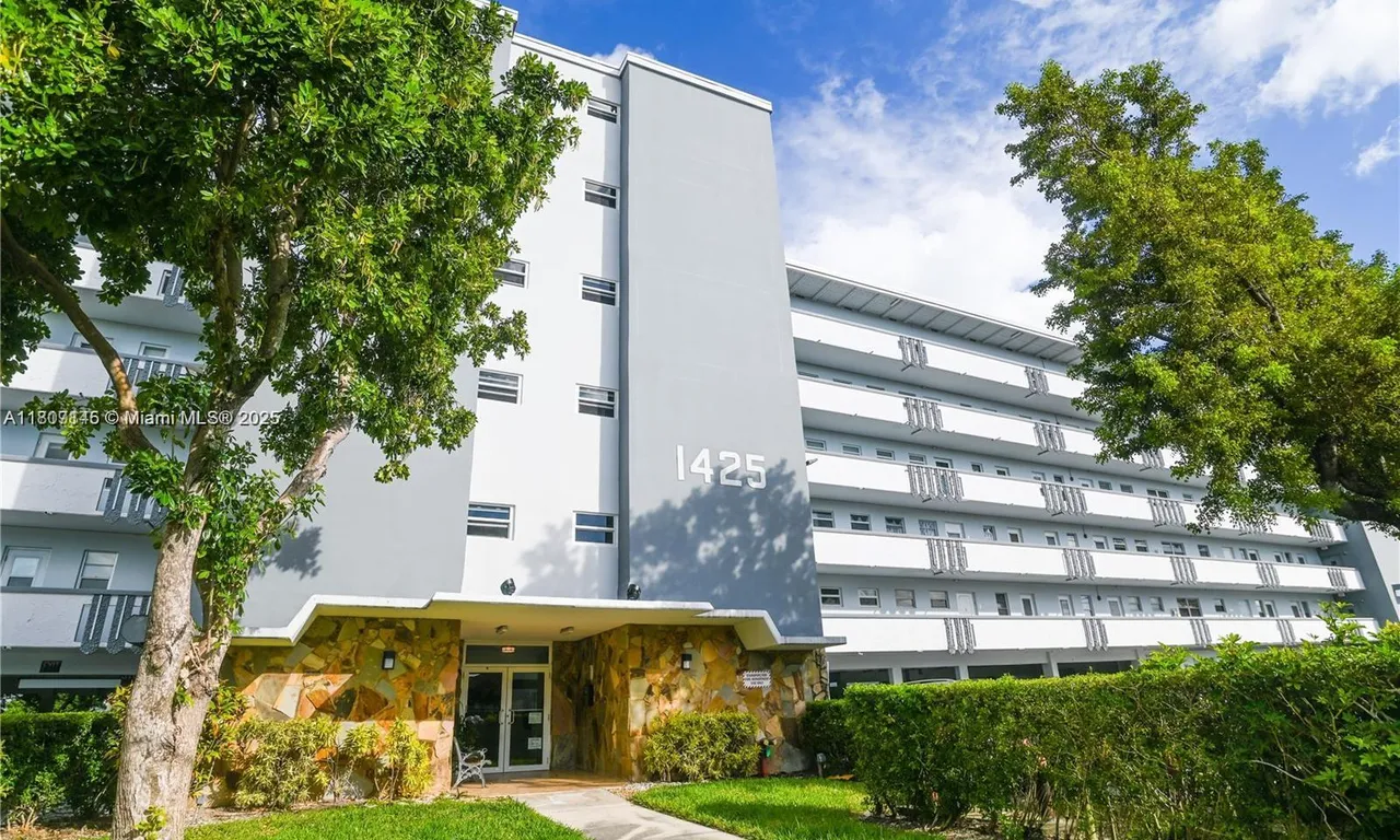 1425 Atlantic Shores Blvd # 204, Hallandale Beach FL 33009