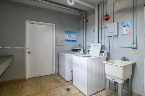 1425 Atlantic Shores Blvd # 204, Hallandale Beach FL 33009