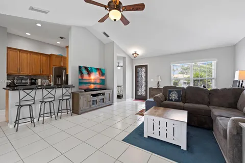 2703 Augusta Dr, Homestead FL 33035