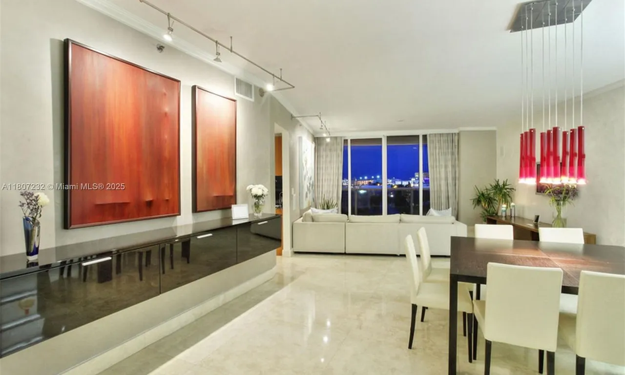 400 Alton Rd # 811, Miami Beach FL 33139