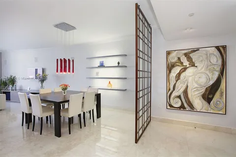 400 Alton Rd # 811, Miami Beach FL 33139