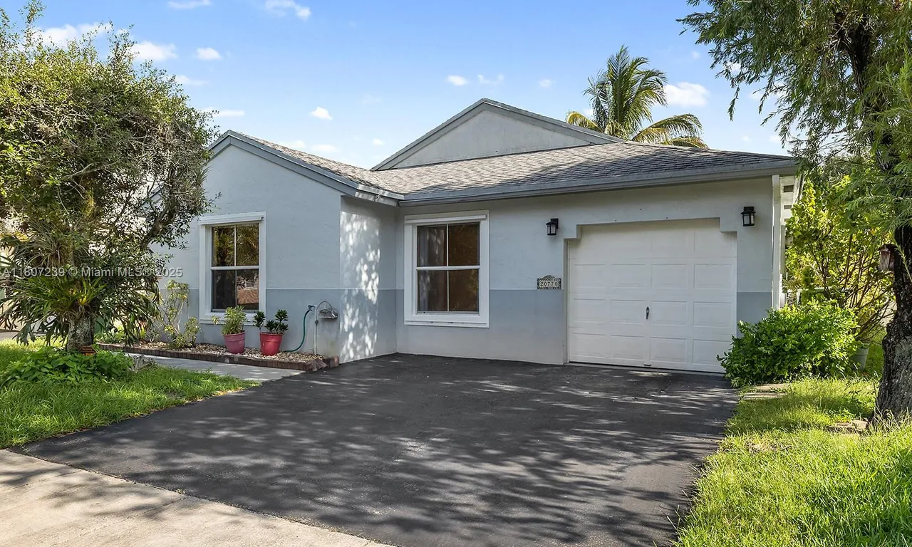 20770 NW 1st St, Pembroke Pines FL 33029