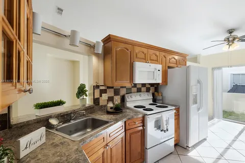 20770 NW 1st St, Pembroke Pines FL 33029