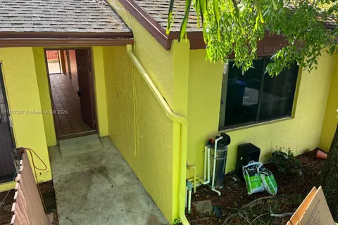 6728 NW 29th Ln, Fort Lauderdale FL 33309