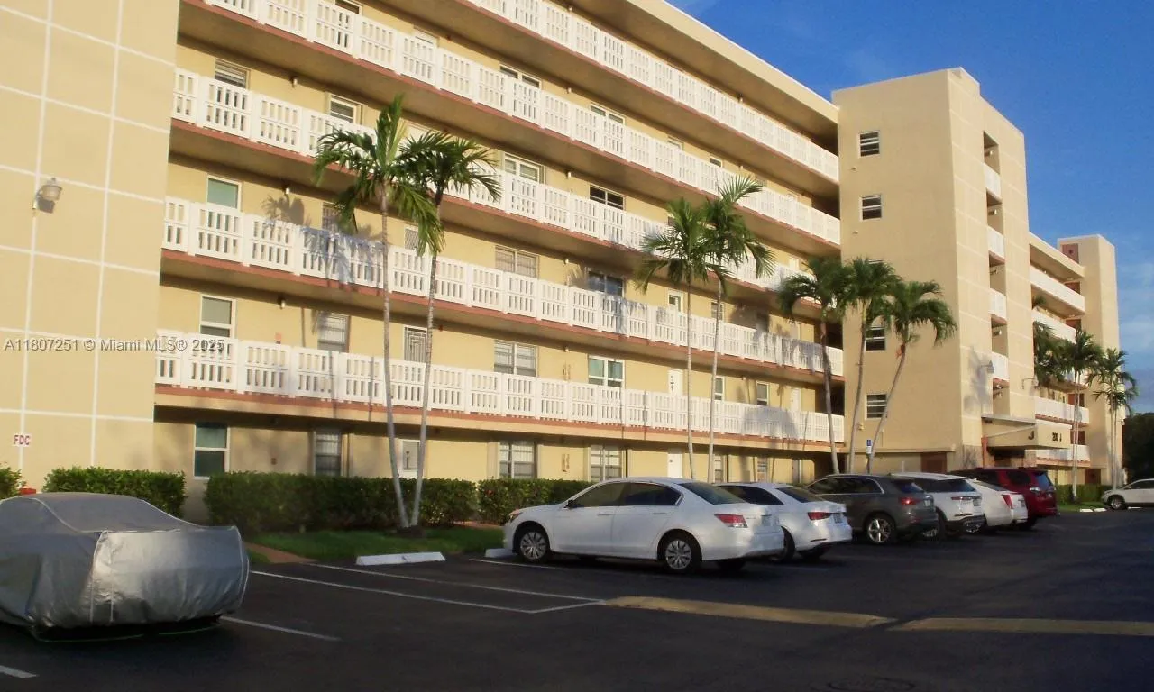 200 SE 5th Ave # 507, Dania Beach FL 33004