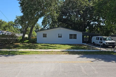 4110 SW 32nd Ct, West Park FL 33023