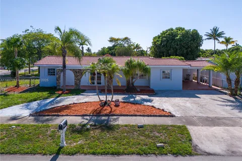 19704 NW 48th Ct, Miami Gardens FL 33055