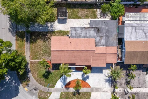 19704 NW 48th Ct, Miami Gardens FL 33055