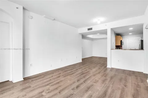 6700 NW 114th Ave # 925, Doral FL 33178