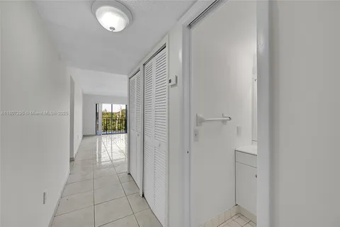 650 NE 149th St # 406A, Miami FL 33161