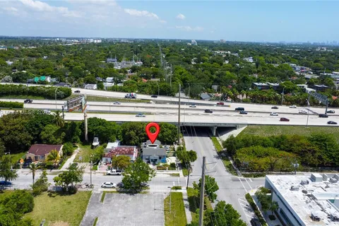 301 NW 37th St, Miami FL 33127