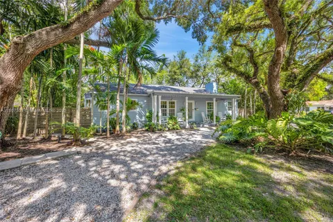 5023 SW 59th Ave, Miami FL 33155