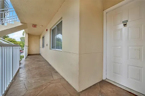 7418 N Devon Dr # 202, Tamarac FL 33321