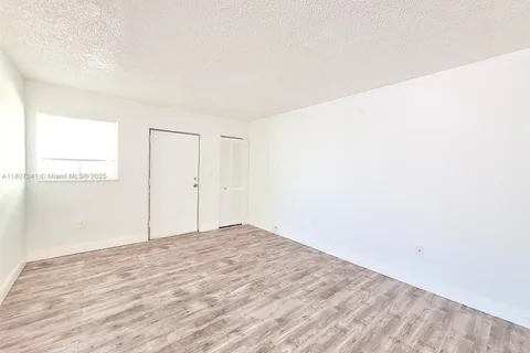 2011 Bay Dr # 15, Miami Beach FL 33141
