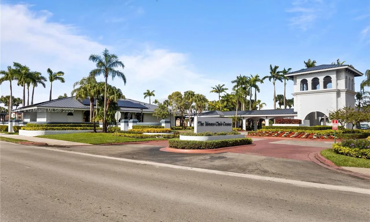 17320 NW 66th Pl, Hialeah FL 33015