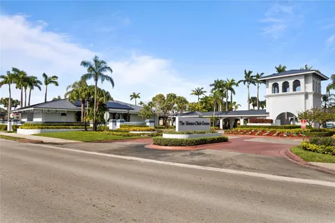 17320 NW 66th Pl, Hialeah FL 33015