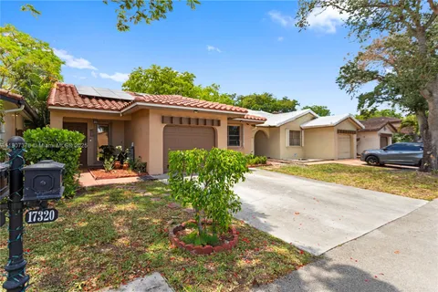 17320 NW 66th Pl, Hialeah FL 33015