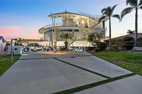 12650 7th Street E, Other City - In The State Of Florida FL 33706