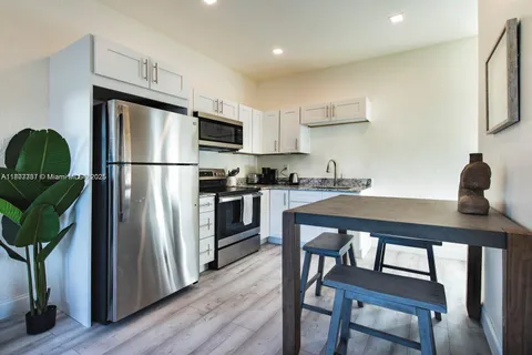 115 SE 2nd St, Hallandale Beach FL 33009