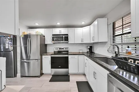 3361 NW 85th Ave # 305, Coral Springs FL 33065