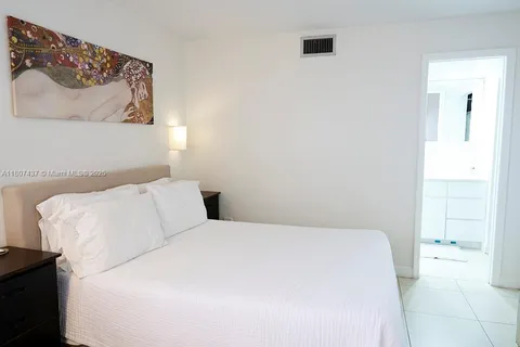 20105 NE 3rd Ct # 9, Miami FL 33179