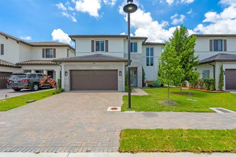 8110 NW 46th Ter, Doral FL 33166