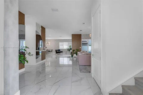 8110 NW 46th Ter, Doral FL 33166