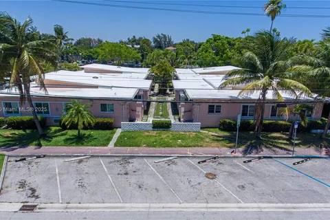 1785 Calais Dr # 8, Miami Beach FL 33141