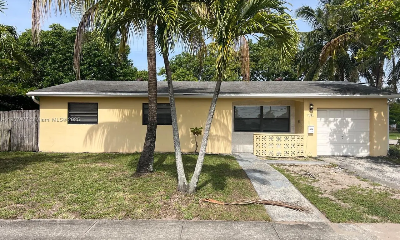 2391 NW 63rd Ter, Sunrise FL 33313