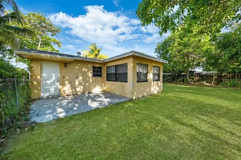 2391 NW 63rd Ter, Sunrise FL 33313