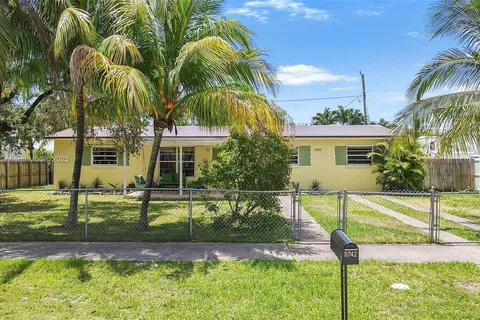 11742 SW 187th Ter, Miami FL 33177